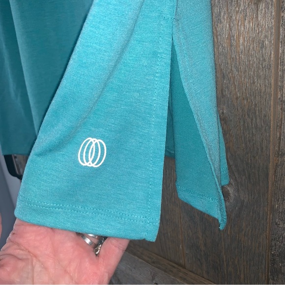 Women’s L BALANCE COLLECTION Aqua Green Fitness Active L/S Strappy V YOGA Top - Picture 3 of 14